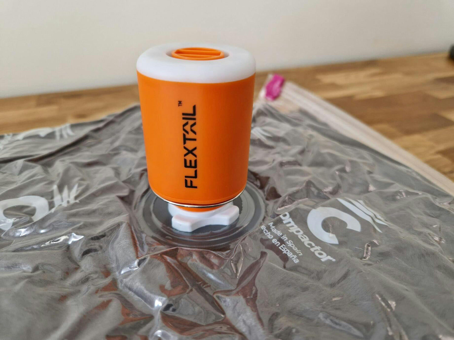 FLEXTAIL Tiny Pump 2X Outdoor Pump with Camping Lamp 戶外露營充氣泵 露營燈 (3色可選)
